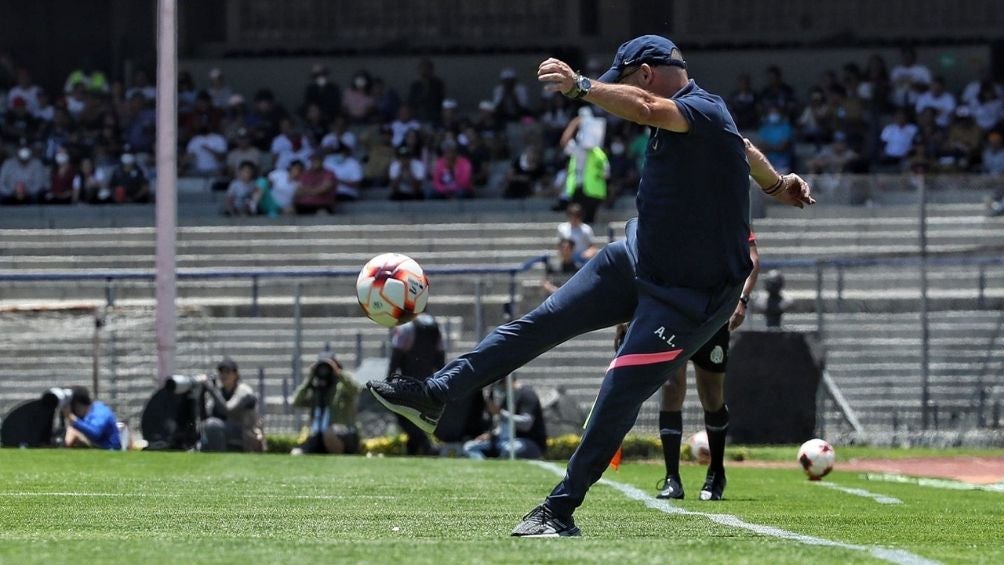 Lillini en el partido de Pumas