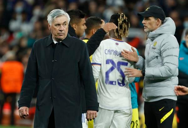 Carlo Ancelotti dirigiendo un partido del Real Madrid