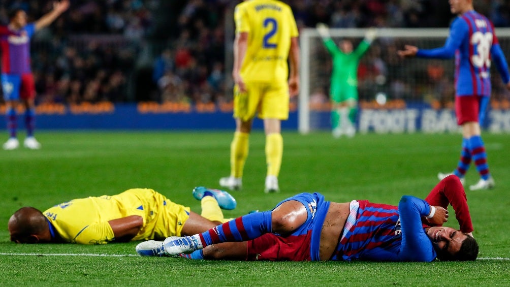 Ferran torres tras una falta en el juego vs Cádiz 