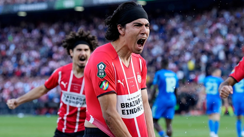 Erick Gutiérrez celebrando su gol en la Final vs Ajax 