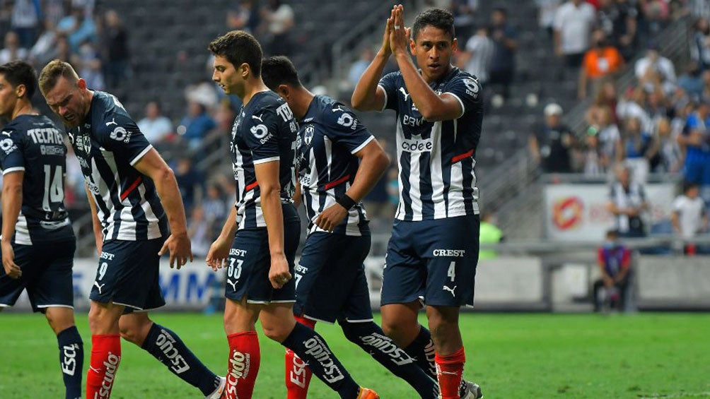 Luis Romo en celebración de gol con Rayados