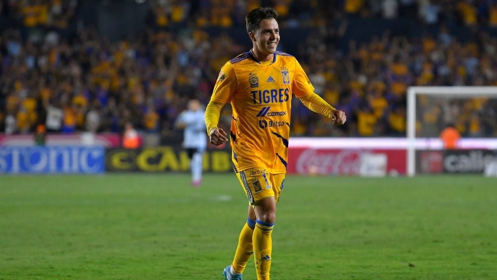 Córdova en un partido con Tigres