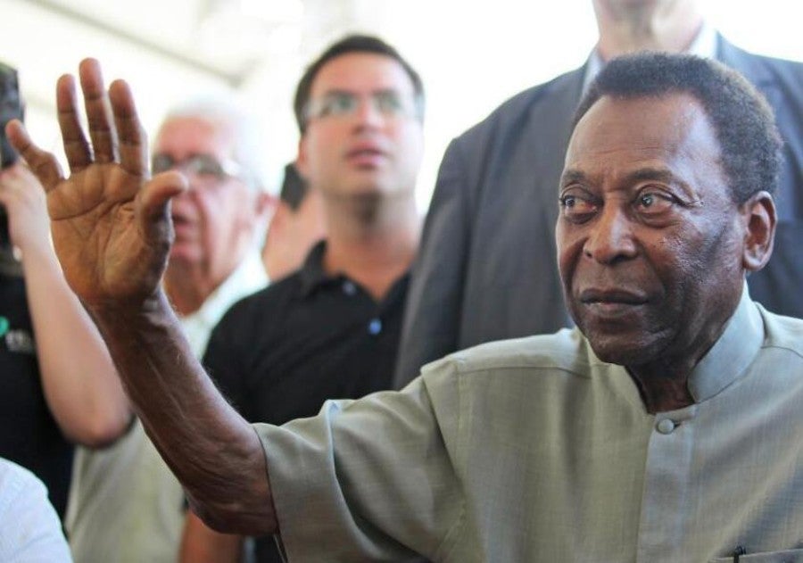 Pelé volvió a ser hospitalizado