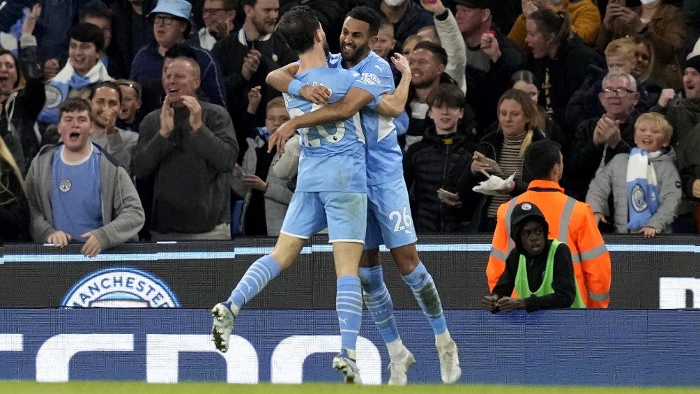 Mahrez del City festeja gol