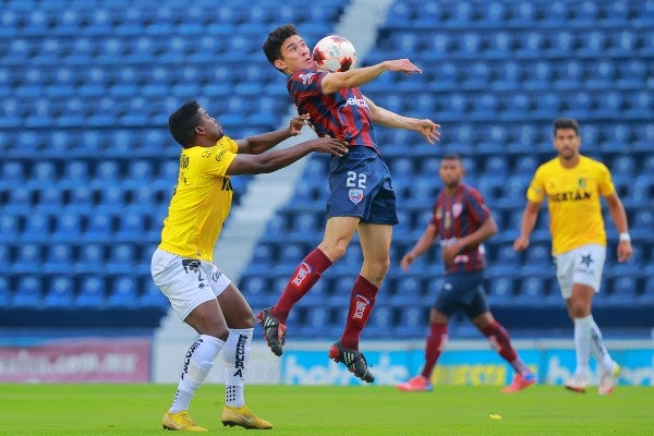 Atlante en acción frente a Venados en la Liga de Expansión