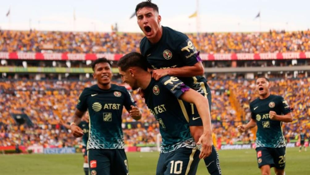 Diego Valdés se hizo presente en el Universitario con gol