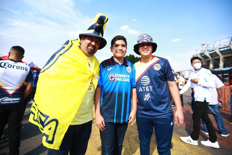 Afición del América y Cruz Azul en el Estadio Azteca