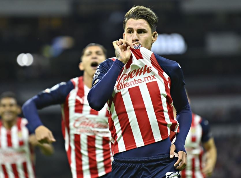 Chicote celebra con Chivas