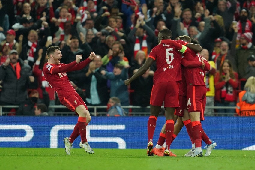 Jugadores del Liverpool festejando un gol a favor