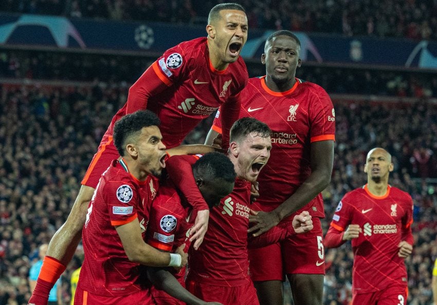 Jugadores del Liverpool festejando un gol a favor