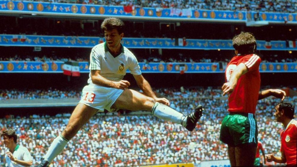 Javier Aguirre jugando con el Tri el Mundial de México 1986