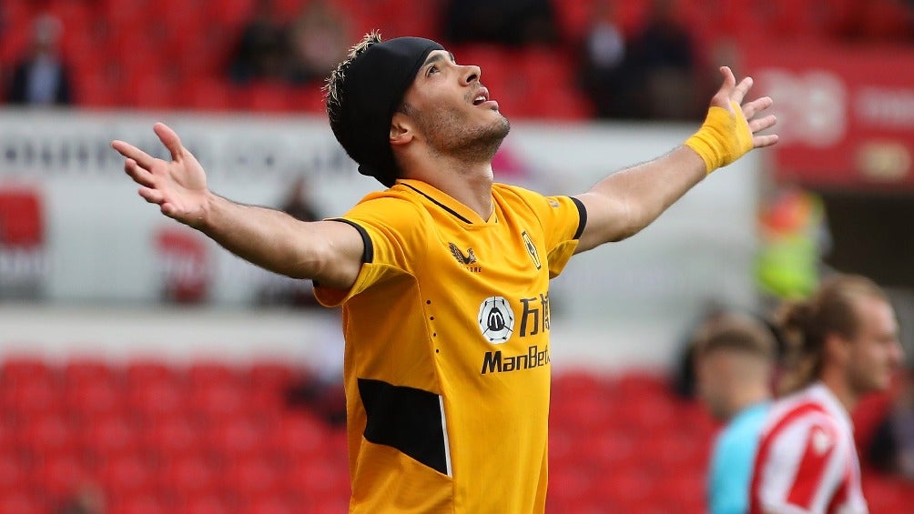 Raúl Jiménez celebrando su gol con Wolverhampton