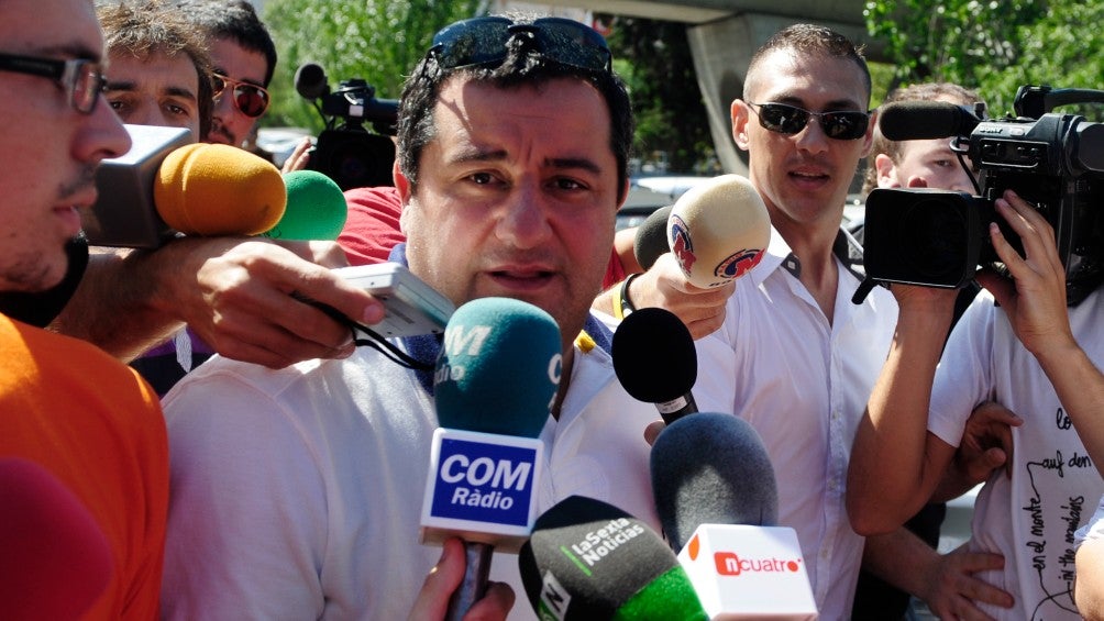 Mino Raiola con los medios en 2010