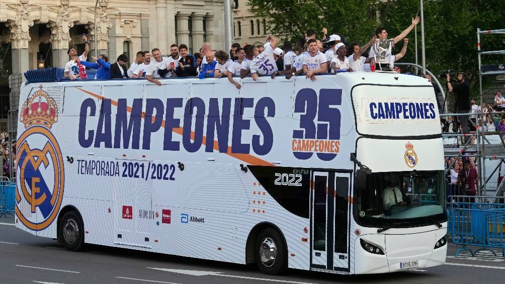 El cuadro merengue se paseó por los Cibeles