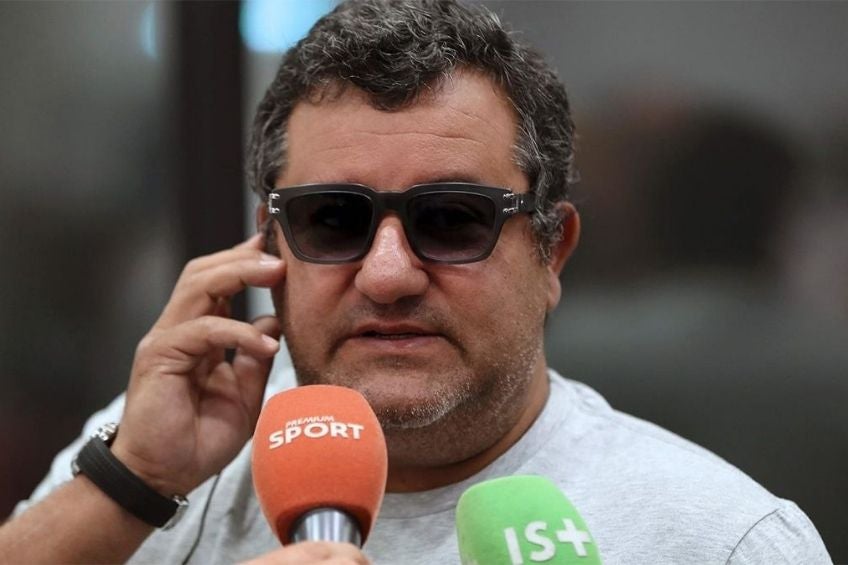 Mino Raiola durante una entrevista