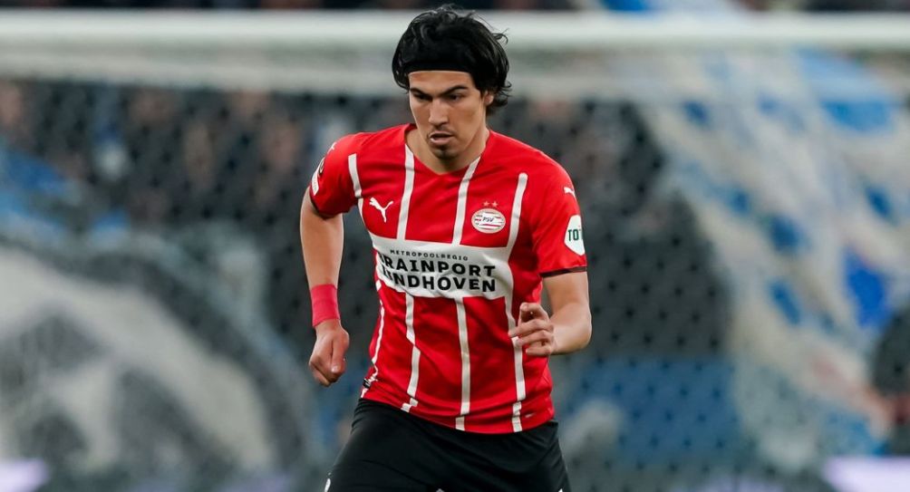 Erick Gutiérrez en un partido del PSV