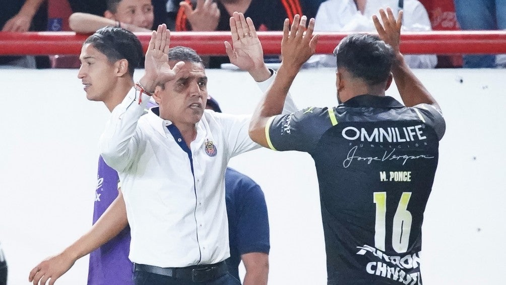 Chivas: Los motivos por los que Ricardo Cadena se mantendría como DT del Rebaño