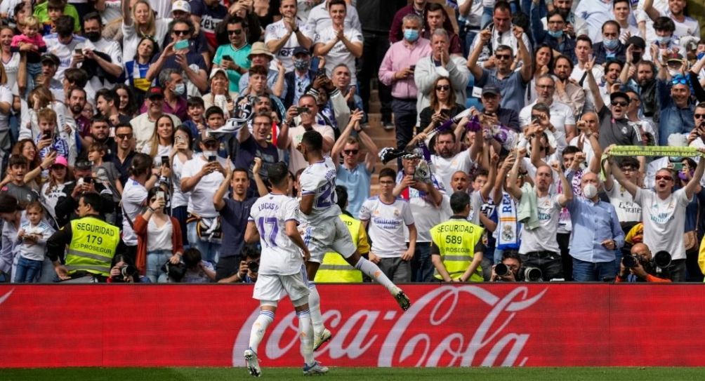 Rodrygo festejando un gol