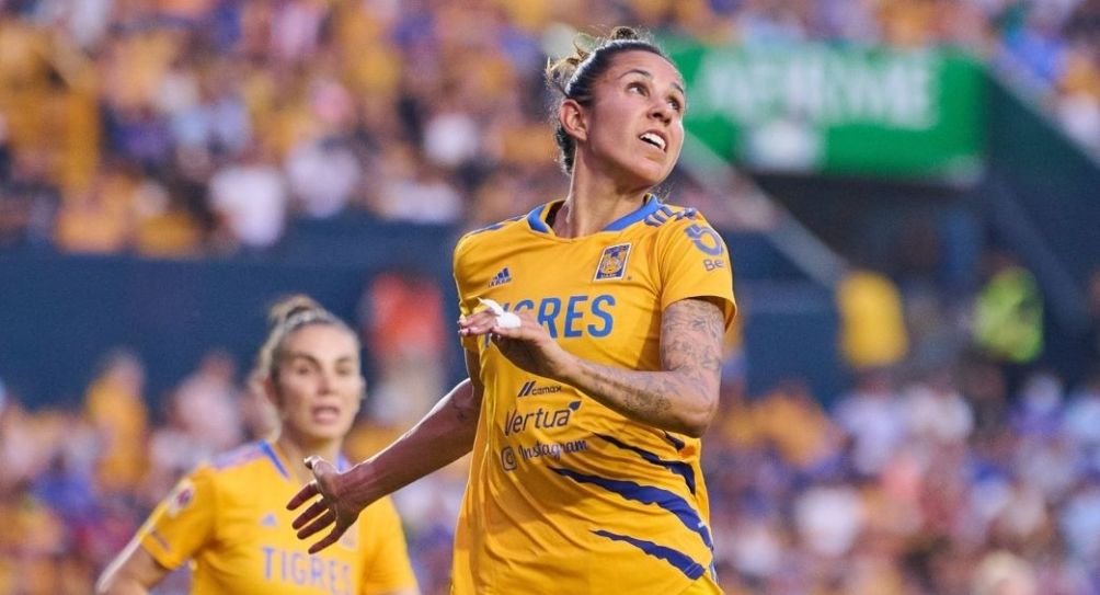 Bianca Sierra durante un partido de Tigres