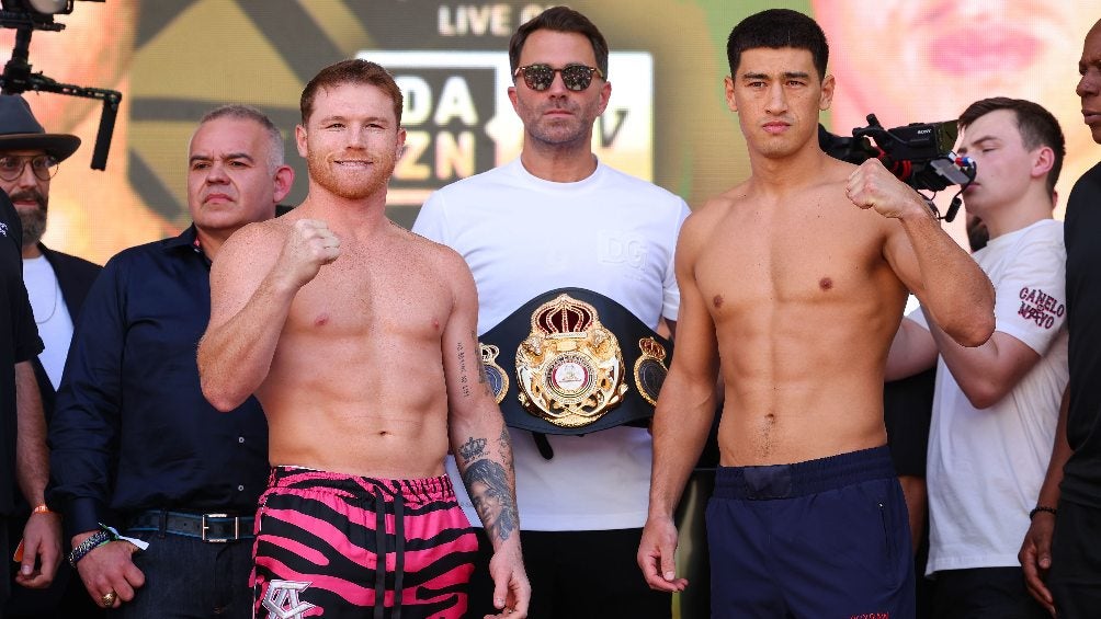 Canelo y Bivol durante la ceremonia de pesaje en Las Vegas