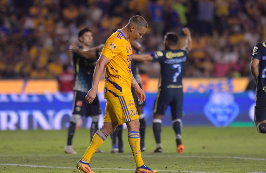 Jesus Dueñas en un partido con Tigres 