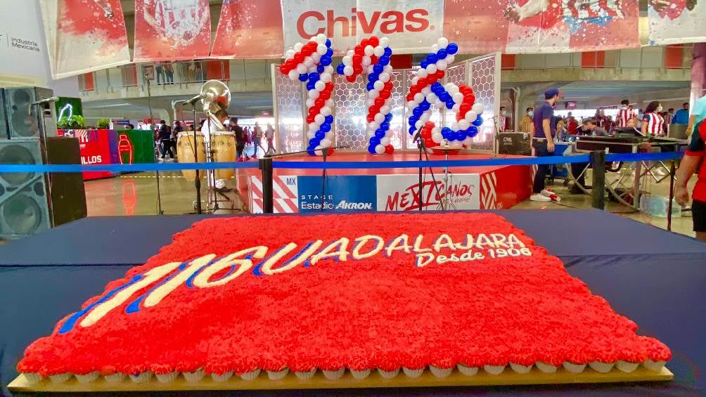 Pastel para celebrar el aniversario 116 de las Chivas