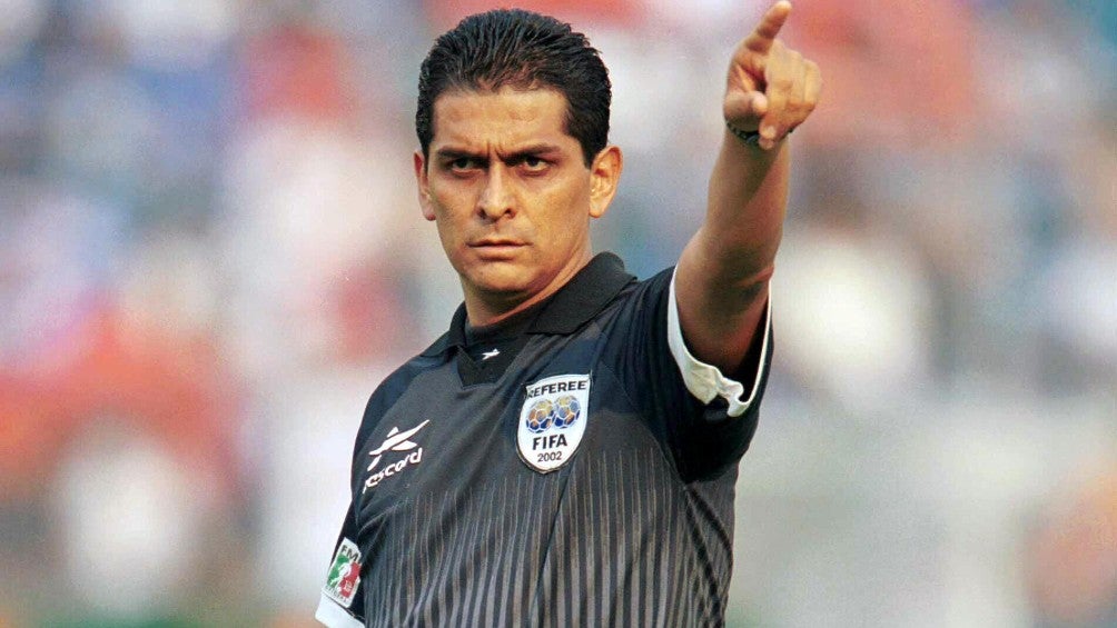 Felipe Ramos Rizo durante partido de Liga MX en el 2002