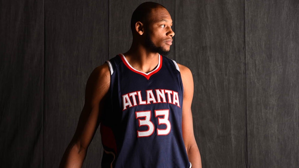 Payne en sesión fotográfica con Atlanta Hawks