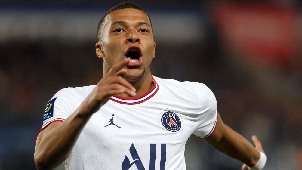 Mbappé celebrando un gol con el PSG