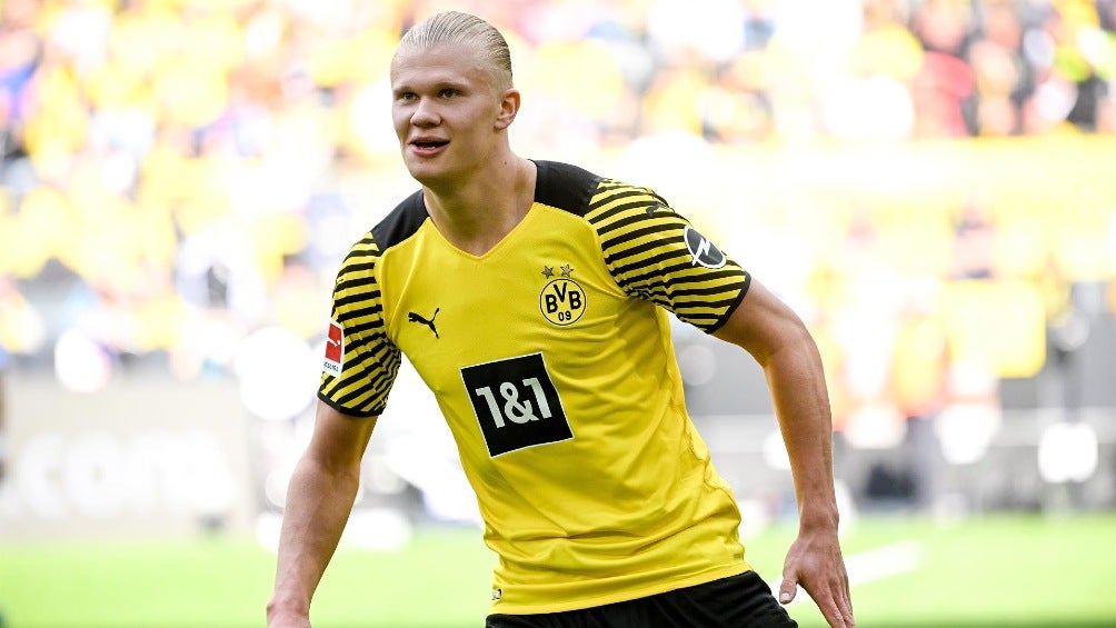 Erling Haaland jugando partido con el BVB en la Bundesliga