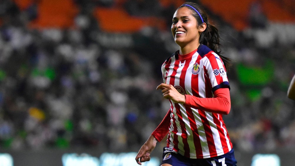 Joseline Montoya en un partido de Chivas