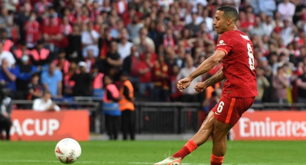 Thiago Alcántara durante la Final de la FA Cup