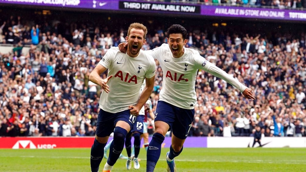 Harry Kane festejando gol ante Burnley