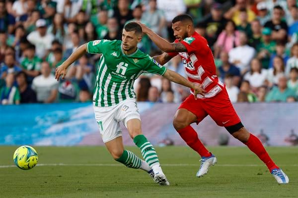 Betis vs Granada en acción