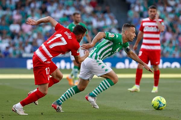 Betis vs Granada en acción