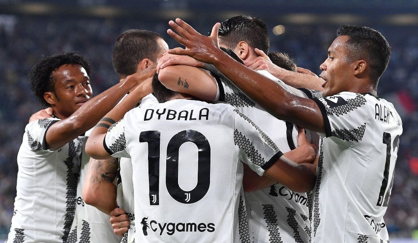 Jugadores de la Juventus festejando un gol a favor