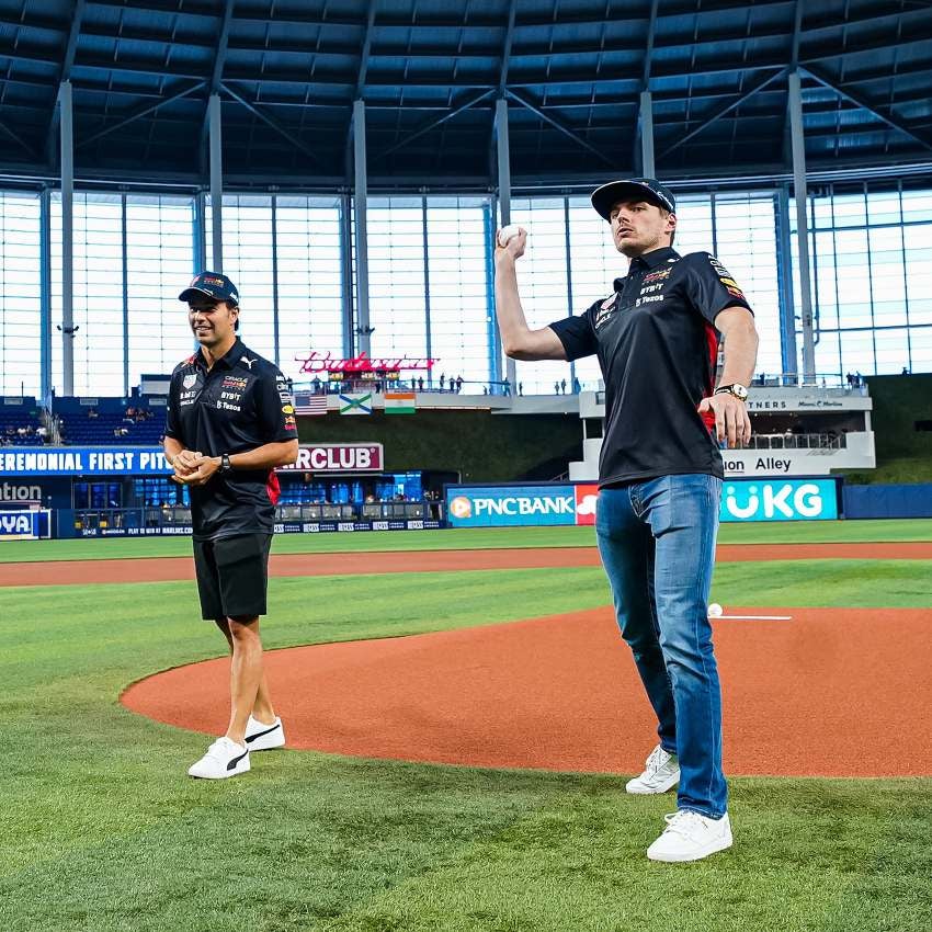 Pérez y Verstappen juntos en un evento 