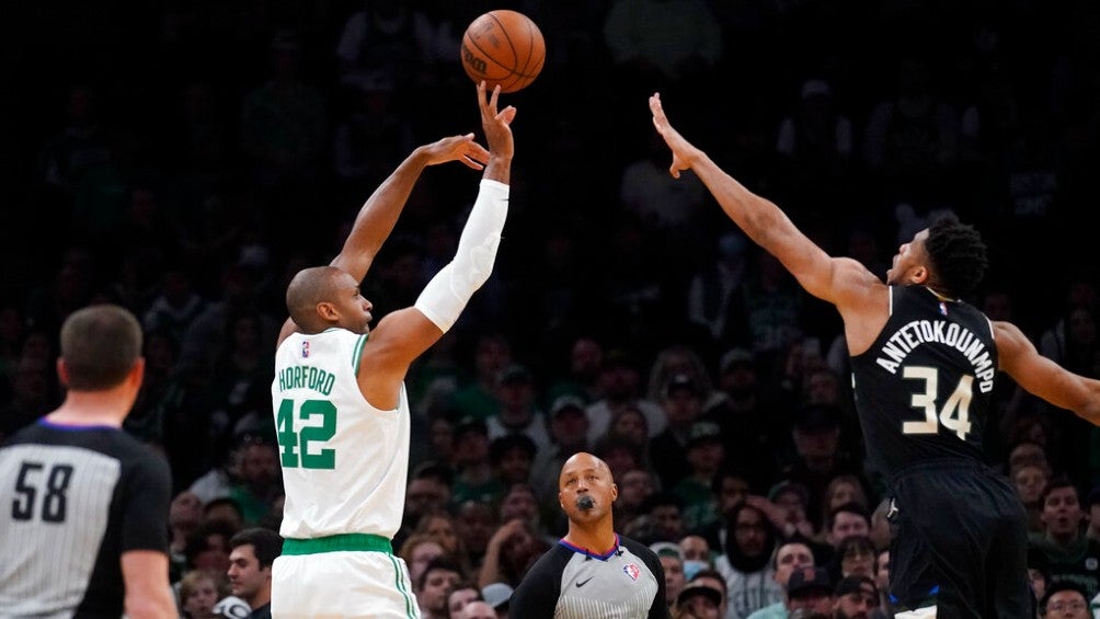 Al Horford durante un partido con los Celtics