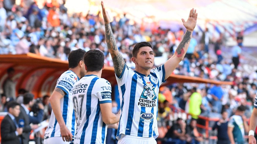 Víctor Guzmán en festejo con Pachuca