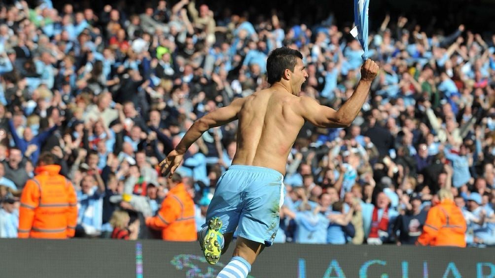 Kun Agüero festejando gol con el Manchester City en el 2012