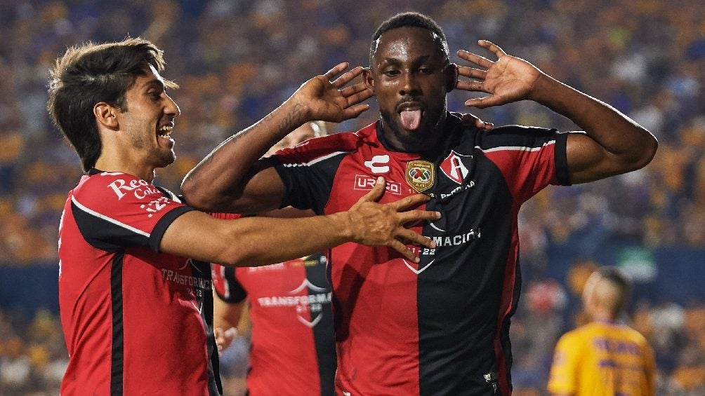 Julián Quiñones celebrando anotación ante Tigres en la Semifinal