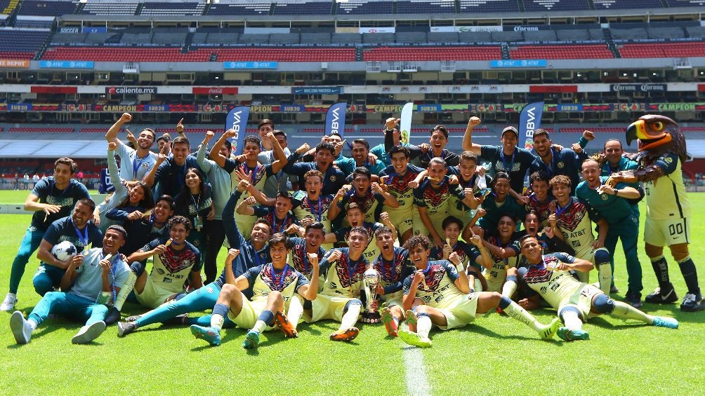 América Sub 20 celebrando su título