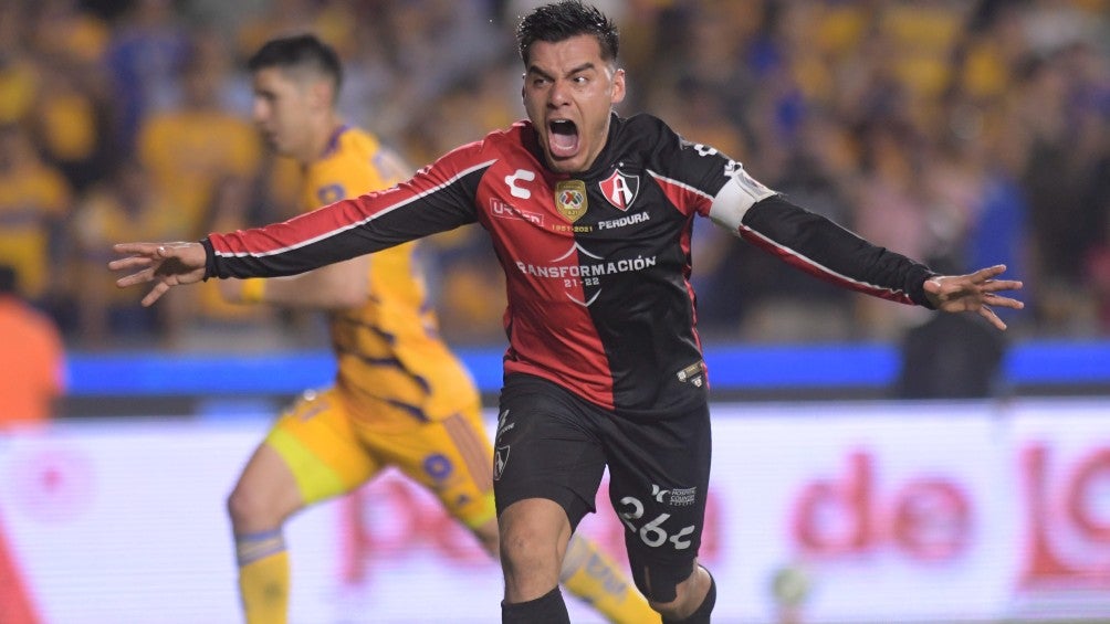 Aldo Rocha celebra con Atlas