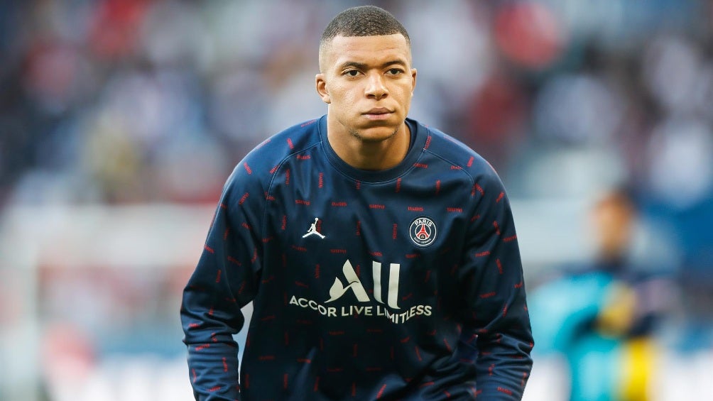 Kylian Mbappé entrenando con el PSG tras haber renovado contrato