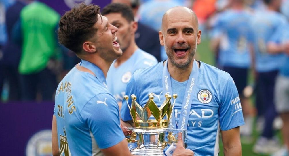 Pep Guardiola festejando el título de la Premier League