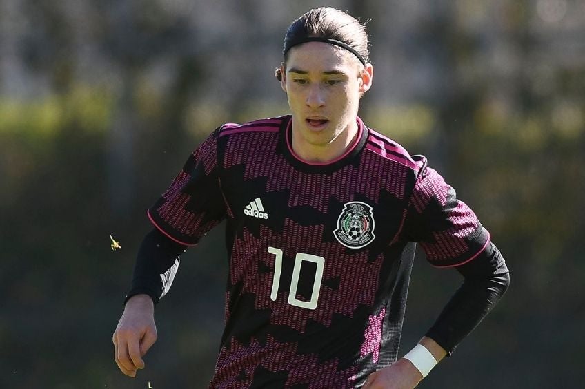 Marcelo Flores en un partido de la Selección Mexicana