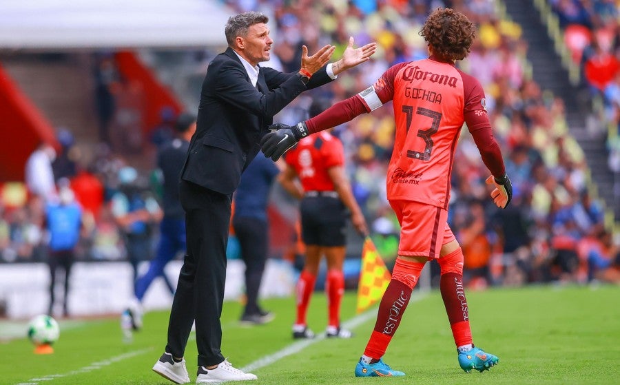 Ortiz y Guillermo Ochoa