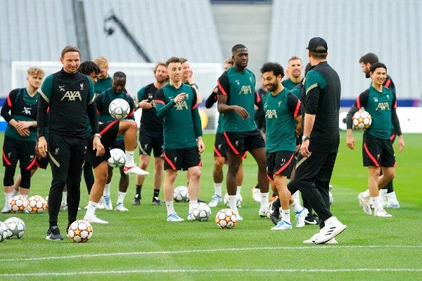 Liverpool durante entrenamiento previo a la Final de Champions