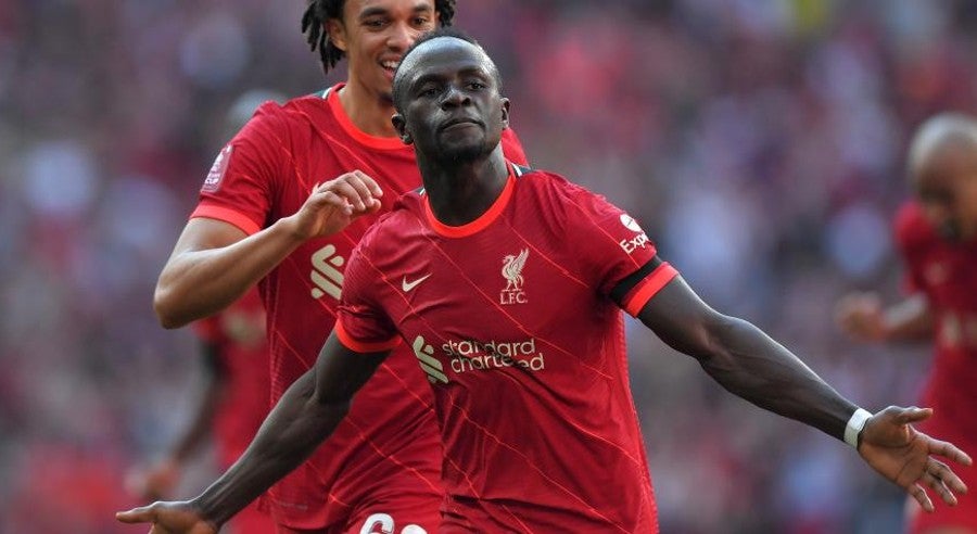 Mané celebra gol con el Liverpool