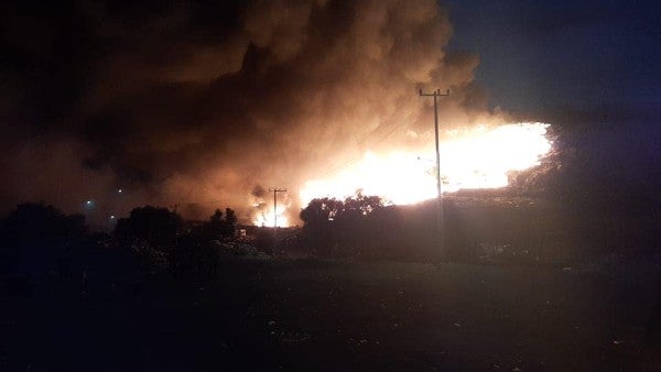 Incendio en el basurero de Escalerillas ubicado en Chimalhuacán, Estado de México